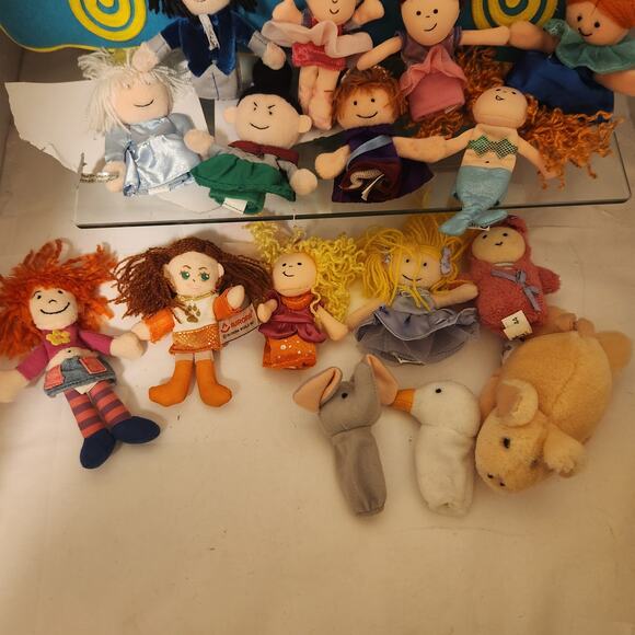 Lot of Finger Puppets with Theater. - Picture 4 of 6